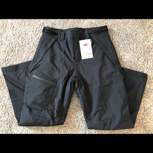 NWT Oakley Ski Pants- size large